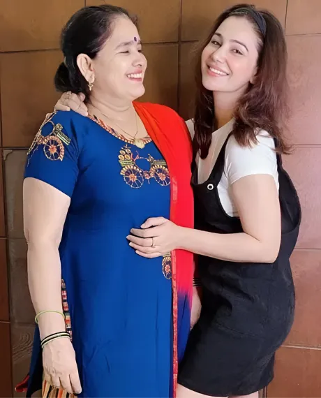 Kangana Sharma with Mother