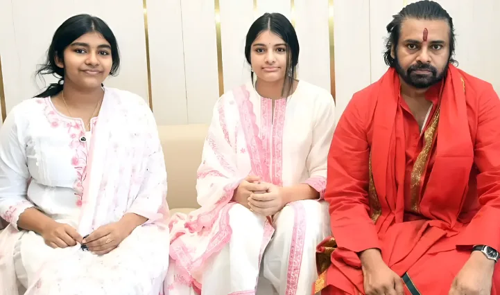 Pawan Kalyan with his Daughters